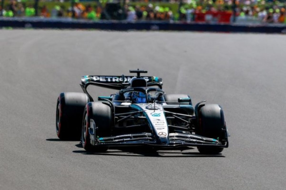 Az váratlan siker: Russell meglepődve áll az eredmény előtt