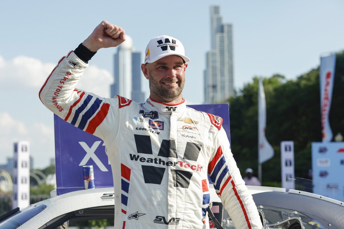 NASCAR: Shane van Gisbergen hősiesen győzött, de komoly balesetet szenvedett Chicago utcáin