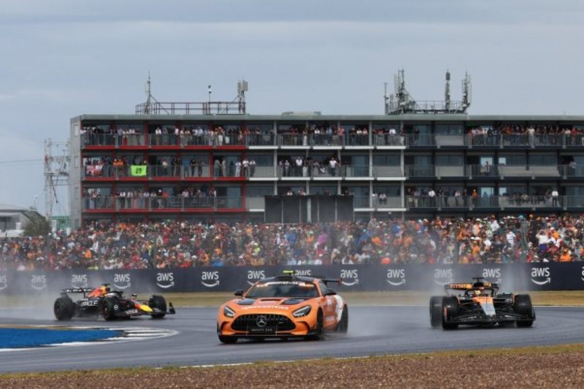 Verstappen küzdelmei: Még a tizedik helyen sem találta meg a tempót az első körben