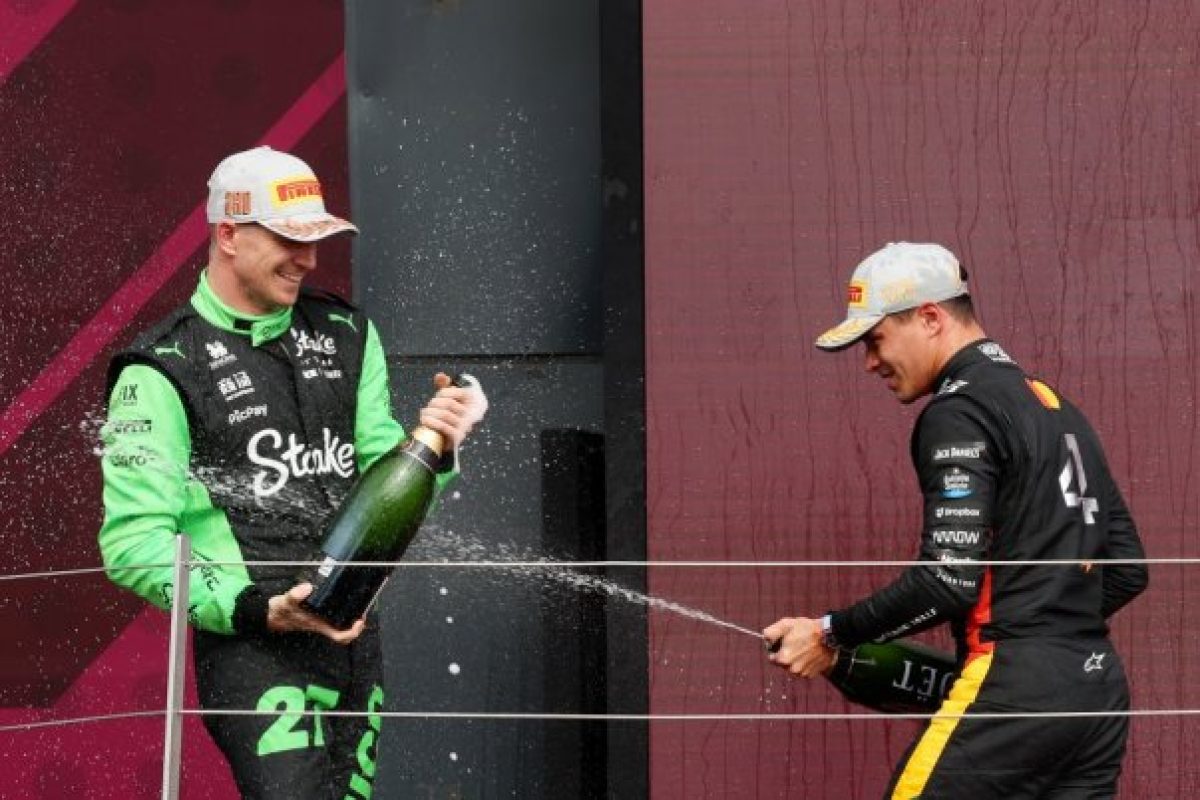 Versenycsattanók Silverstone-ban – Friss F1-es hírek a hétfőn