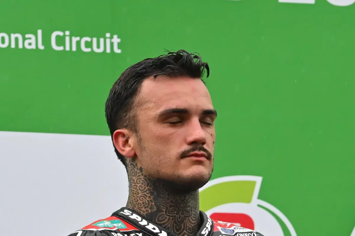 Életveszélyes táplálkozási zavar: Az éllovas elájult a futamhétvégén