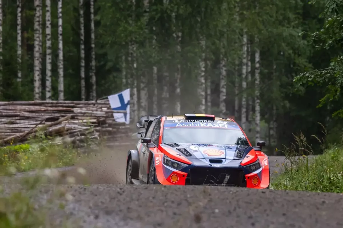 A Lehetetlen Feladása: Neuville Törölközőt Dobja