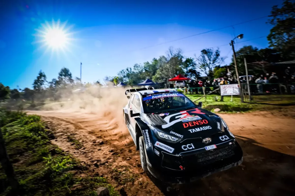 Ogier és Katsuta büntetéssel rajtoltak a Paraguay Rallyn