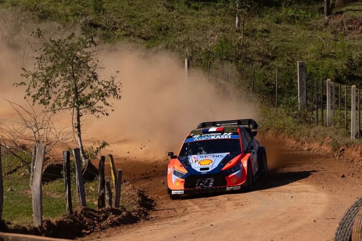 Hyundai előnyben Paraguayban, a Toyota próbál felzárkózni a két szakasz után