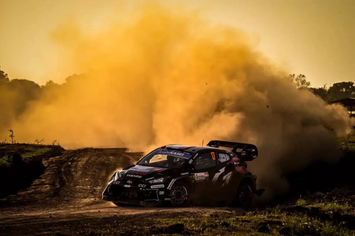 Ogier mesés előnnyel vezet a Paraguay Rallyn, de a káosz vasárnap várható