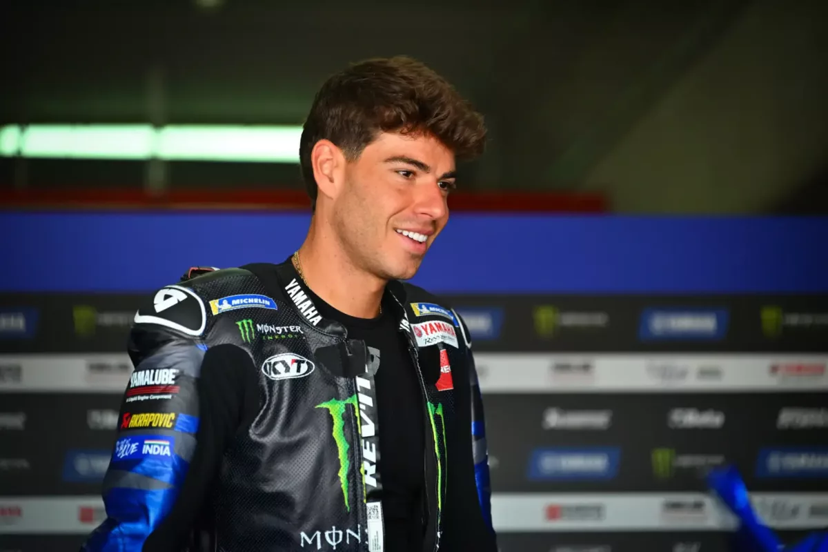 Yamaha pilóta ideiglenesen távol marad a versenyzők között, elégedett az új környezetével