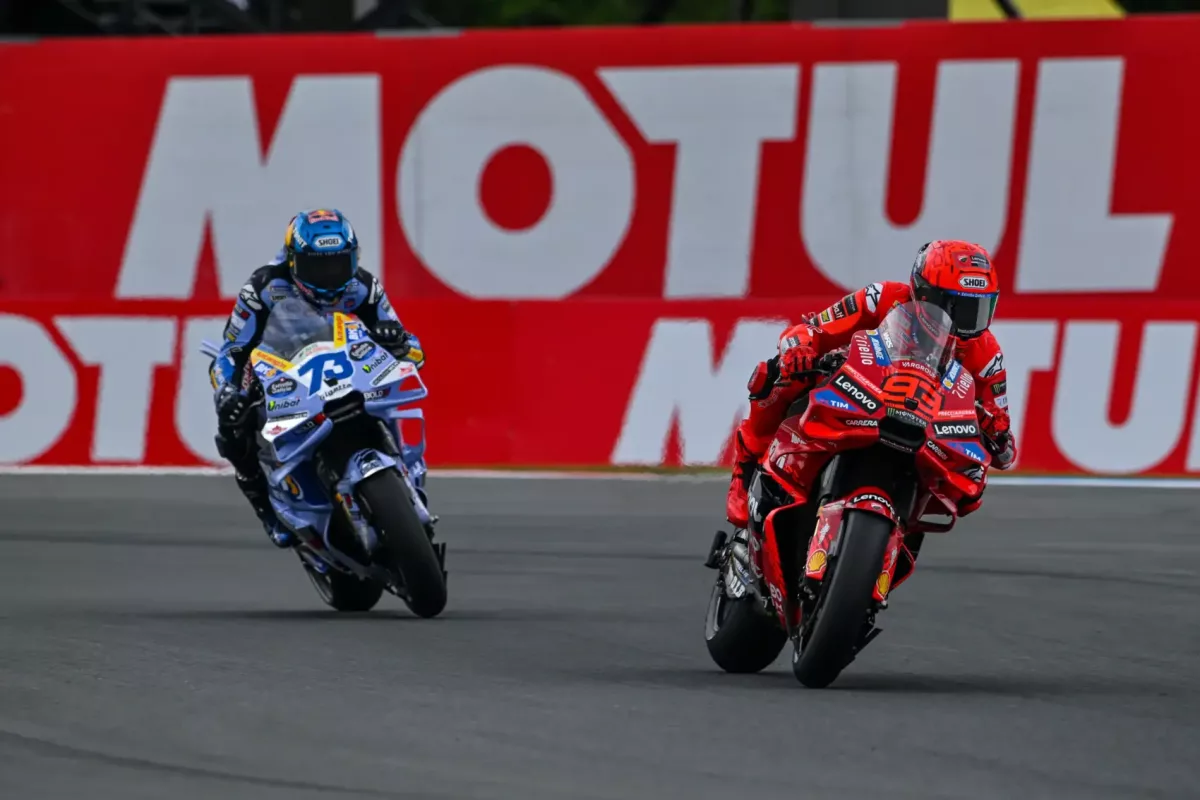 A világ élmezőnye Magyarországon – itt a beharangozó kiadványunk a legjobb motorversenyzők érkezéséről