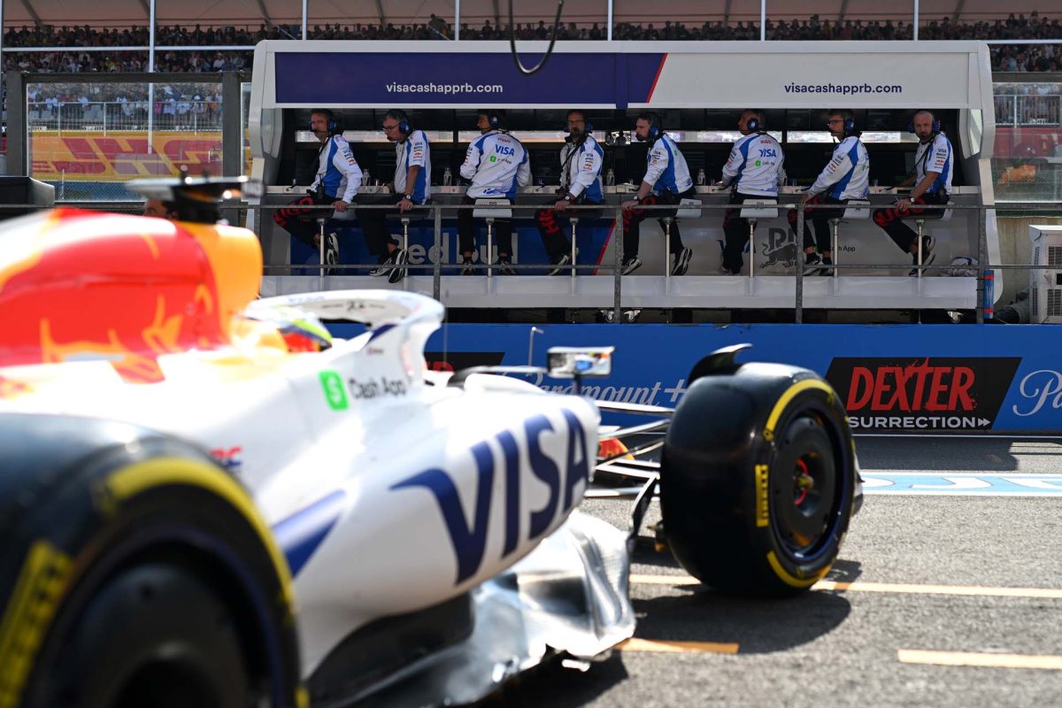 Verstappen döntése: politikai vihar miatt nem teszteli a Racing Bulls autóját