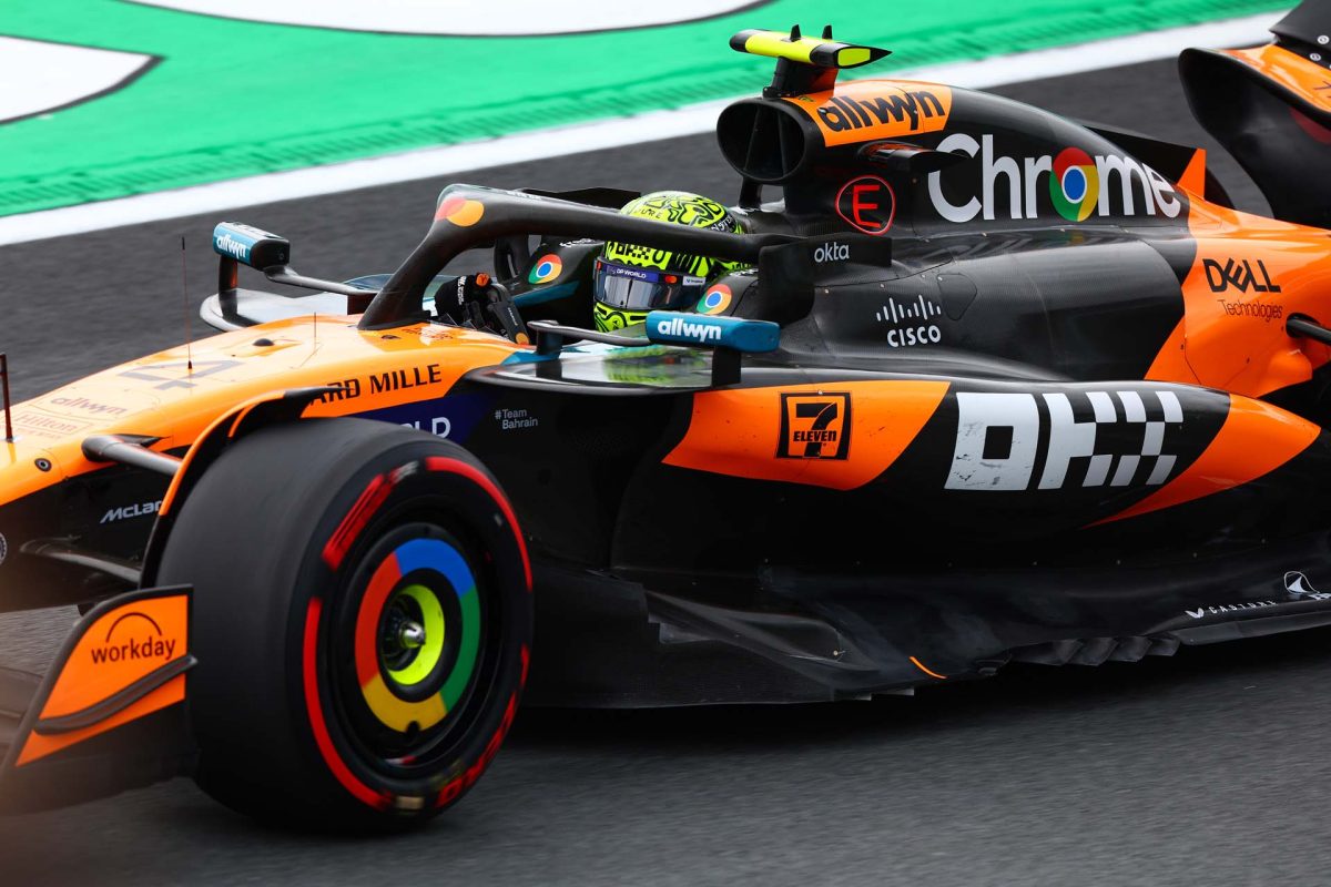 Az „Éles pillanatok a holland edzésen: Norris és Stroll főszereplésével” cím hatásos lehetne erre a témára.