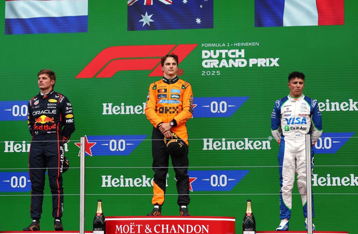 Egy kemény kezdés után Piastri győzelemre állt a nehéz hétvégén