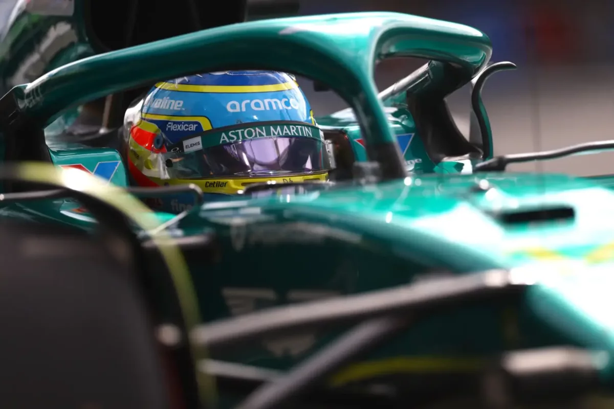 Az Aston Martin rejtélyes tempóvesztése: Alonso kiszivárogtatta a titkot