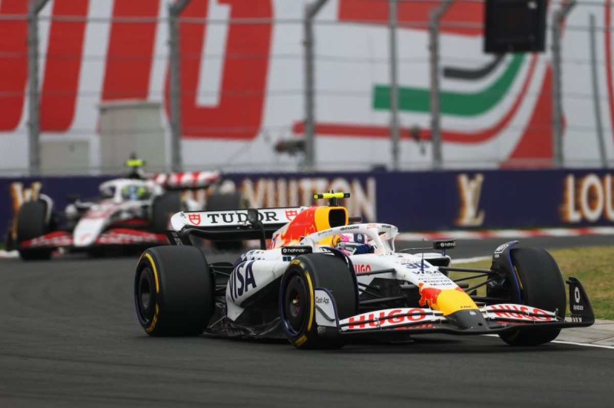 A Középmezőnyben Táncoló Lawson