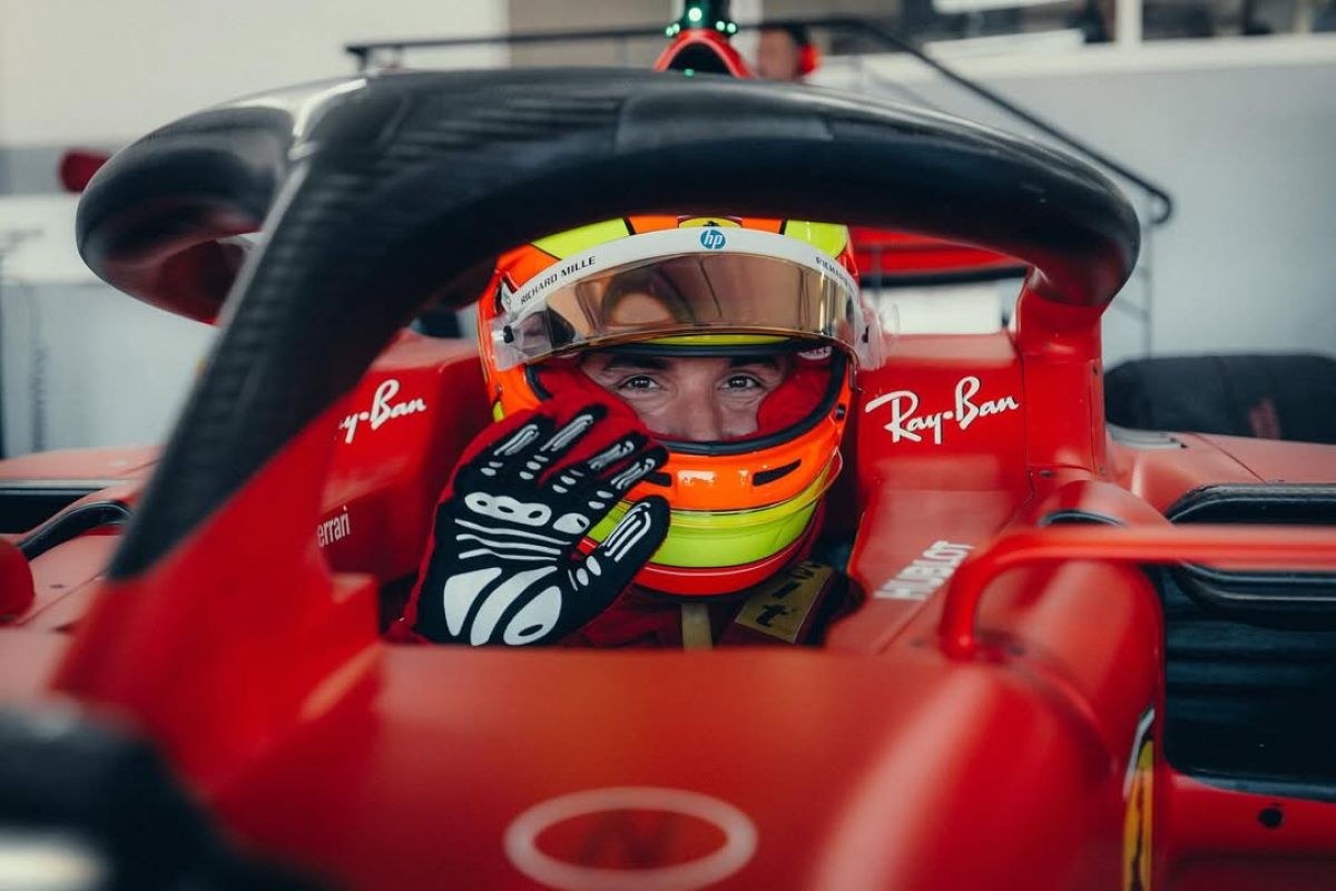 Legendás pillanat: Leclerc a legidősebb testvér F1-es autóban ült