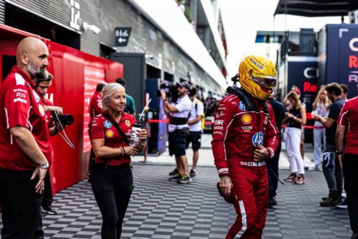 Hamilton önbizalma megingott: „Versenyzőt kellene cserélnünk”