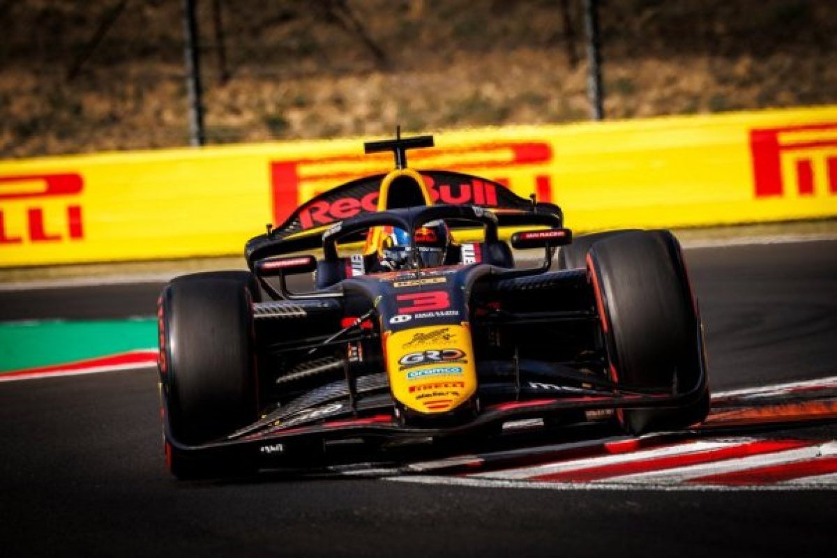 A Red Bull fiatal tehetsége sikeresen hódította meg a sprintsorozatot az F2-ben