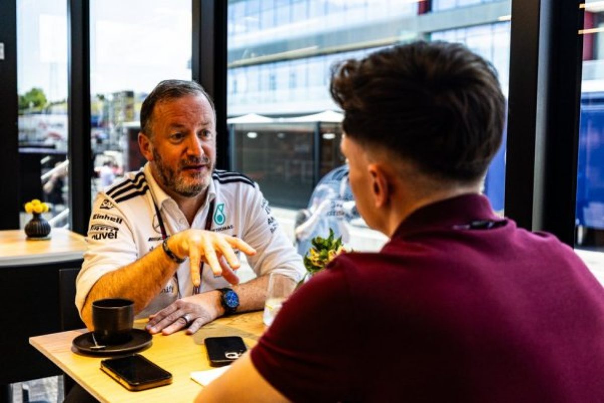 A Mercedes hosszú távú tervei: Russell és Antonelli a fókuszban – Bradley Lord interjú