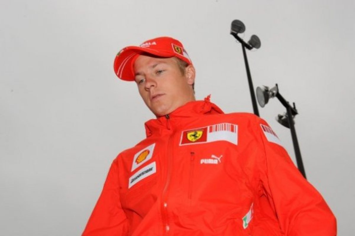 A Ferrari megtartja Raikkönent az F1-ben