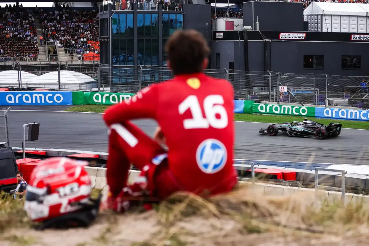 „Empátia és elfogadás a konfliktuskezelés kulcsa a Hamilton és Leclerc esetében”