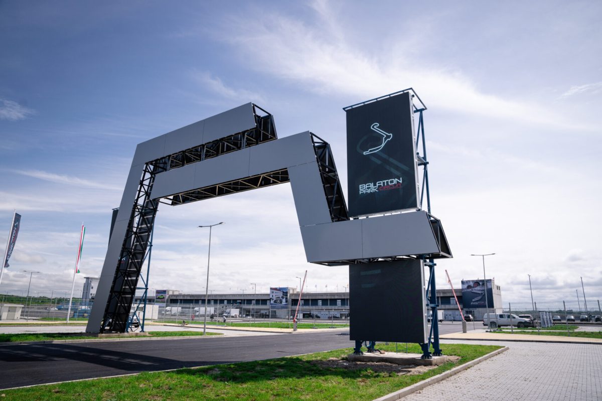 Rendkívüli bejelentés: Világháborús bombát találtak a Balaton Park Circuiten