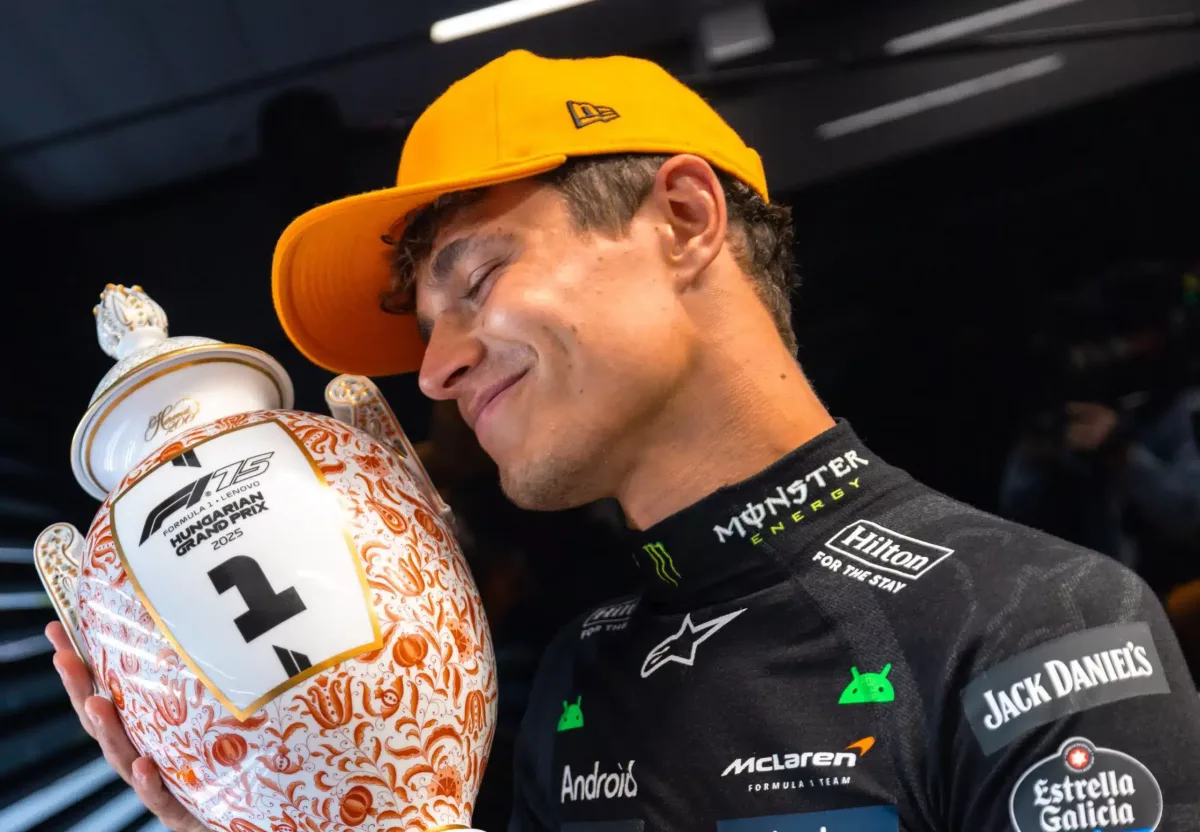 A kifinomult elegancia új meghatározása: Norris és a porcelán keze