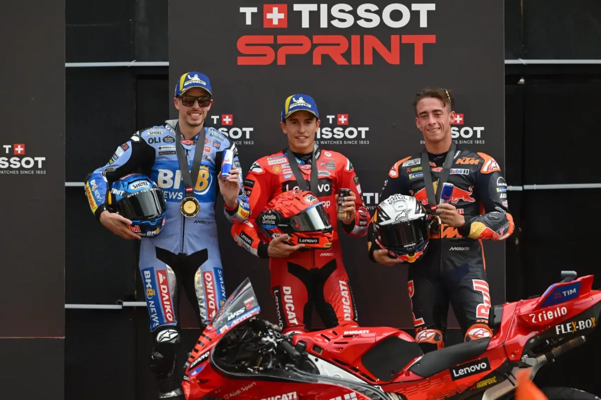 Marc Márquez a nemrég elhunyt fiatal honfitársuknak ajánlotta győzelmét, Acosta méltatta a „tervet”