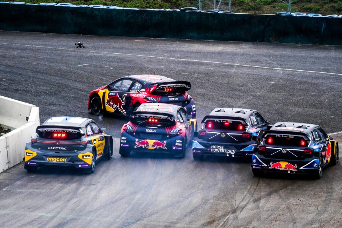 A Fair Play Csúcsa: Rivális Segítsége a Versenyre Való Készülésben