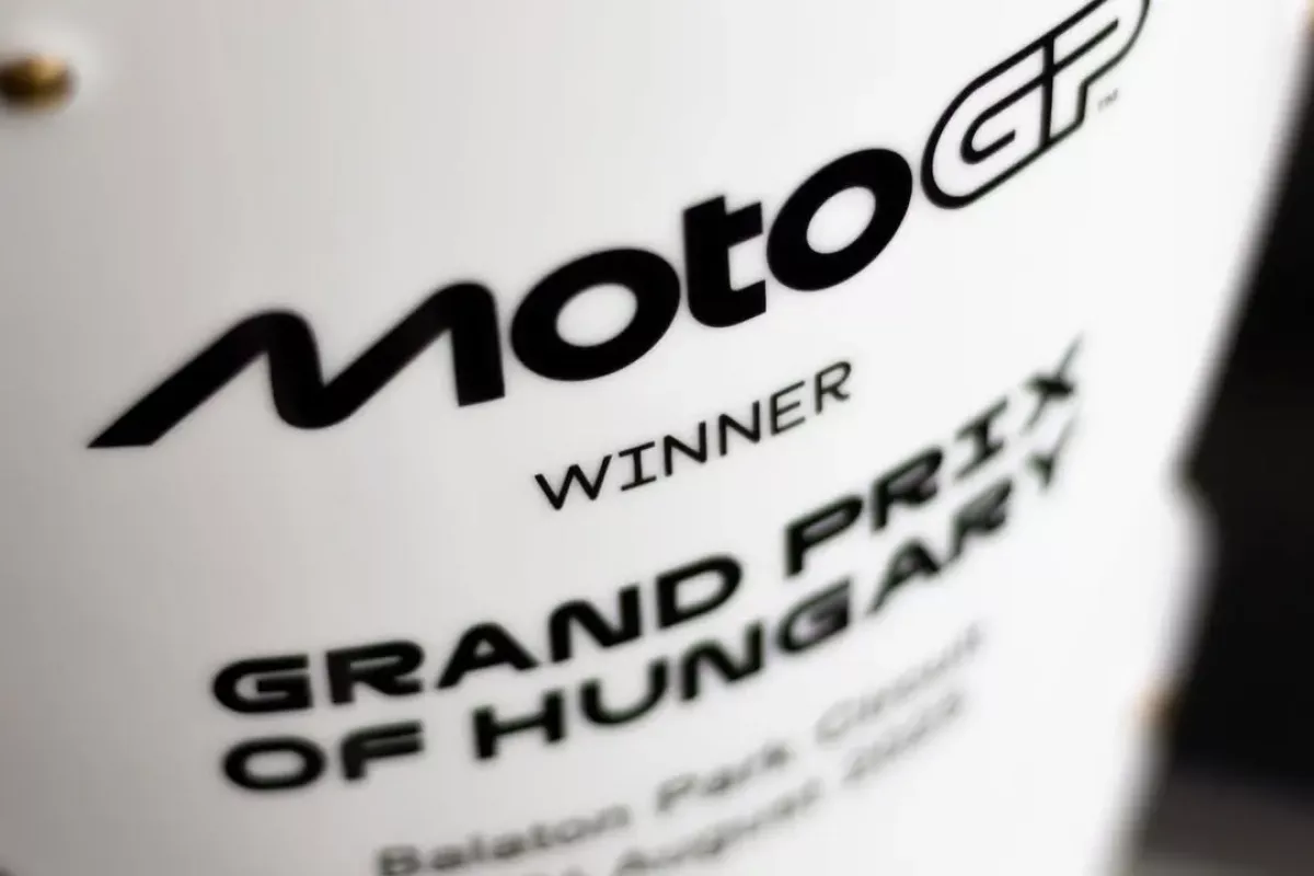 A MotoGP Magyar Nagydíj győztese különleges trófeát kap – Galéria
