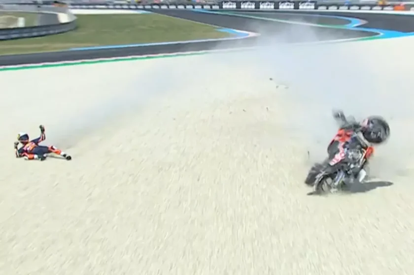 Veszélyes esemény: repülő motor ütötte el az embert, híres újságíró szenzációs landolást hajtott végre a Balaton Parkban (videó)