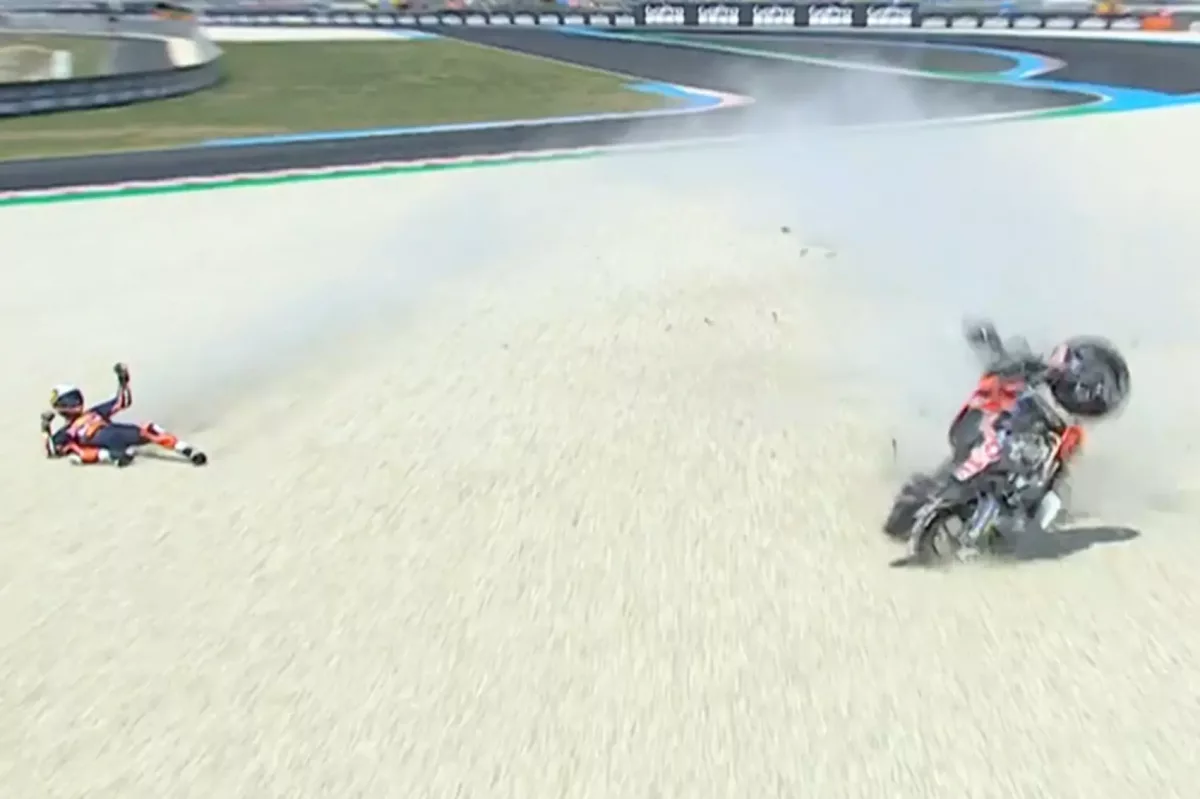 Veszélyes esemény: repülő motor ütötte el az embert, híres újságíró szenzációs landolást hajtott végre a Balaton Parkban (videó)