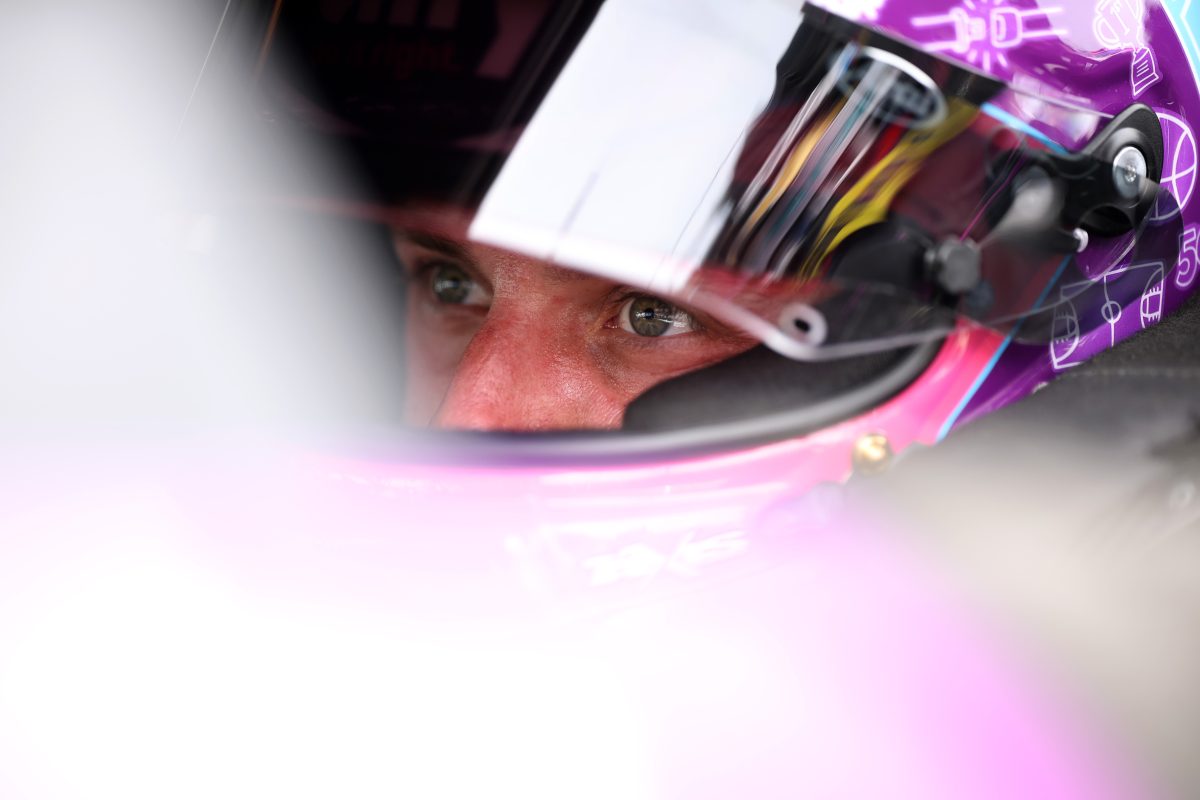 A Daytona-i futam előtt izzadó tenyerű Alex Bowman: Bizonytalan jövővel a kormány mögött