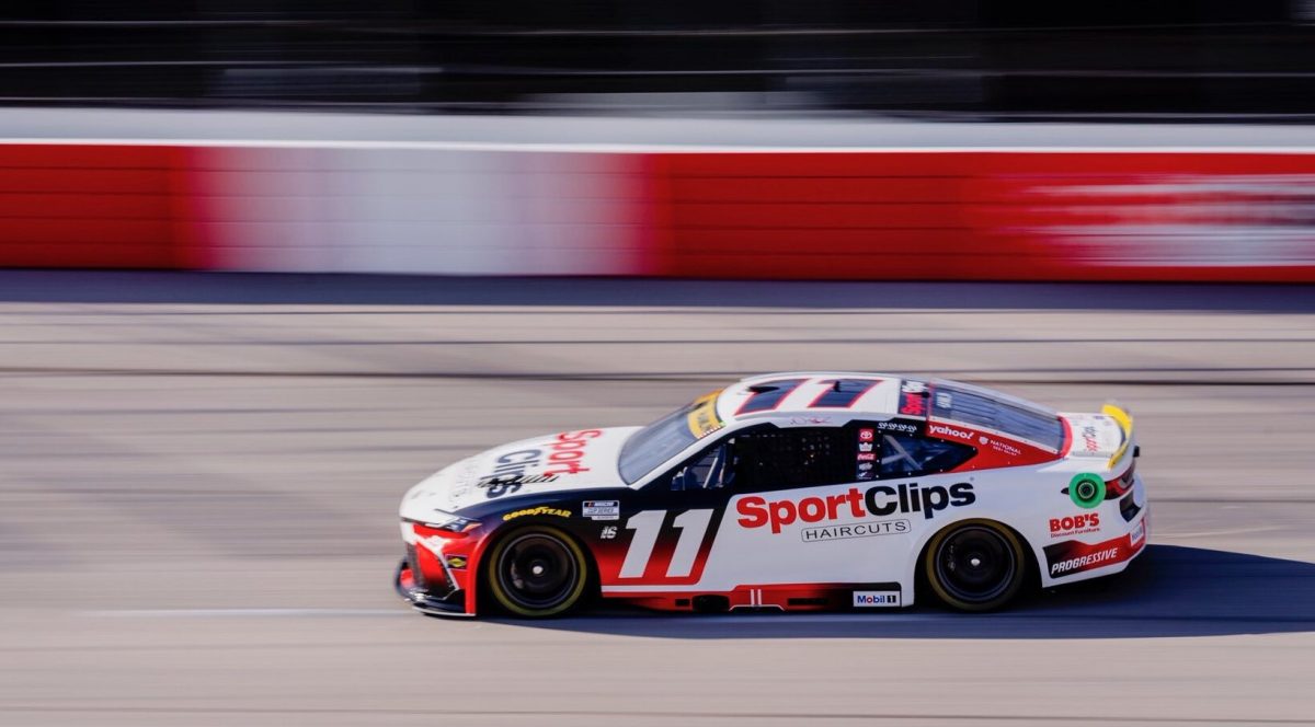 Hamlin pole-pozícióból indul a NASCAR rájátszás nyitó futamán Darlingtonban