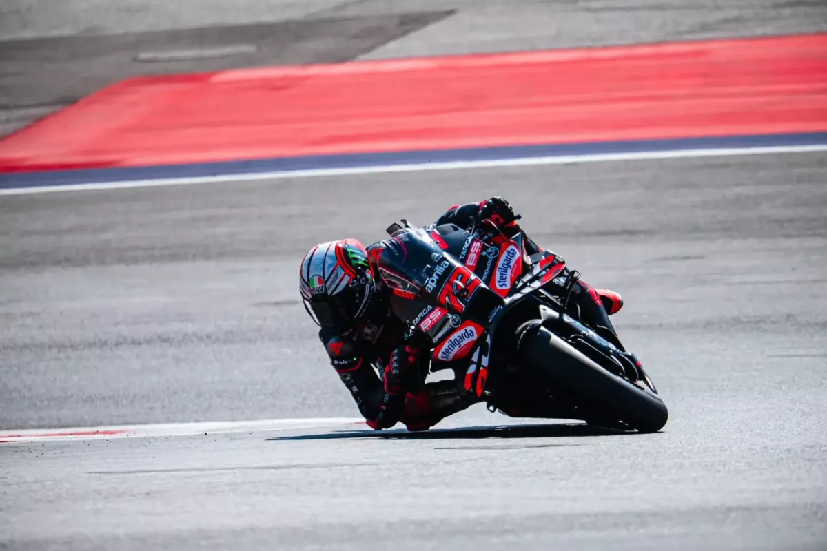 Marc Márquez bukott, öccse és Bagnaia kevés volt, Bezzecchi a Q1-ből a pole-ig repült Spielbergben