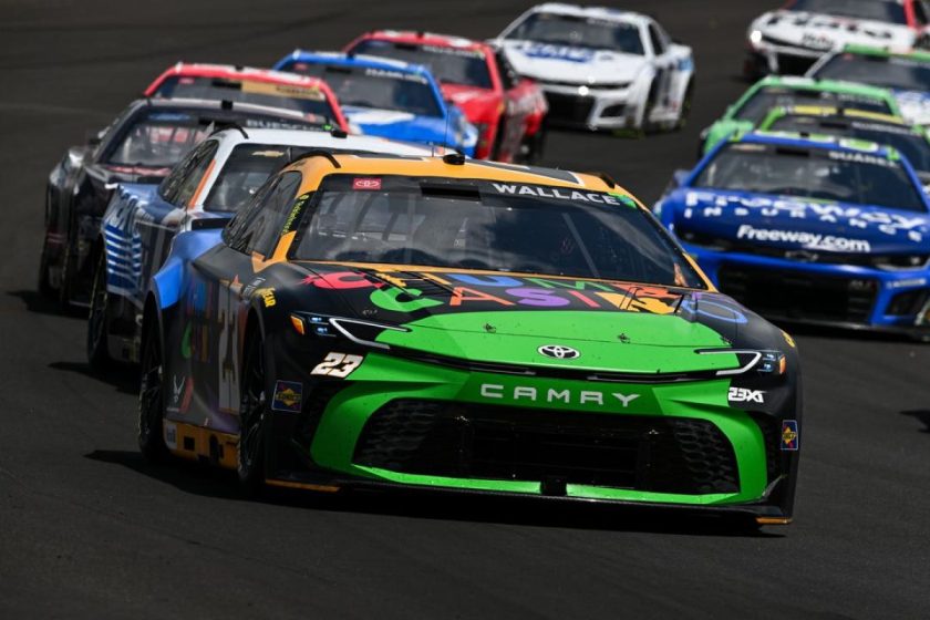 Az autóversenyzés veszélyeztetettje: a milliárd dolláros egók harca