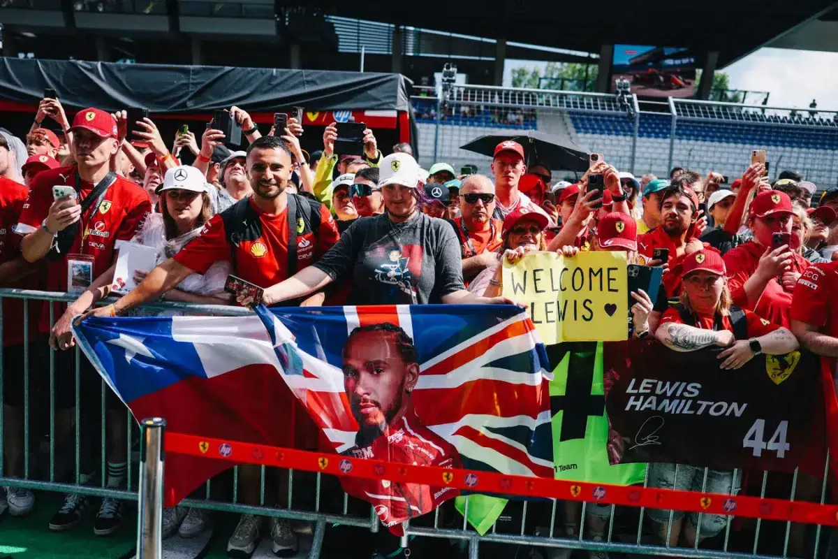 Szakértői tipp: így csinálj szelfit az F1-es versenyzővel, ha jön veled szembe