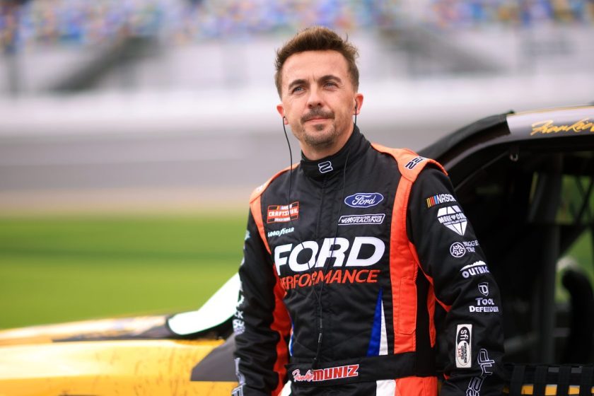 Frankie Muniz sérülése miatt kihagyja a NASCAR hétvégi futamát