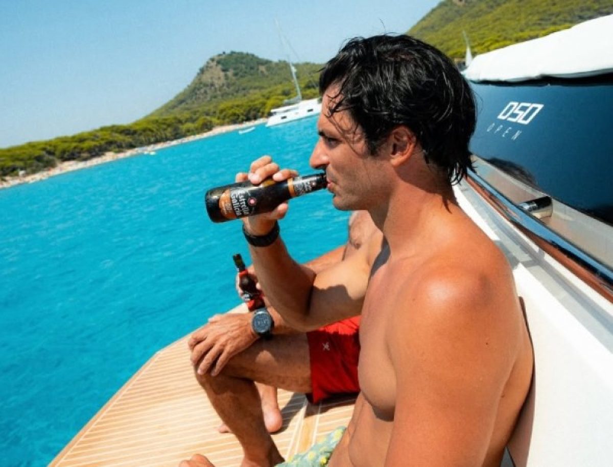 A hőstett: Sainz megment egy létrát az óceánból