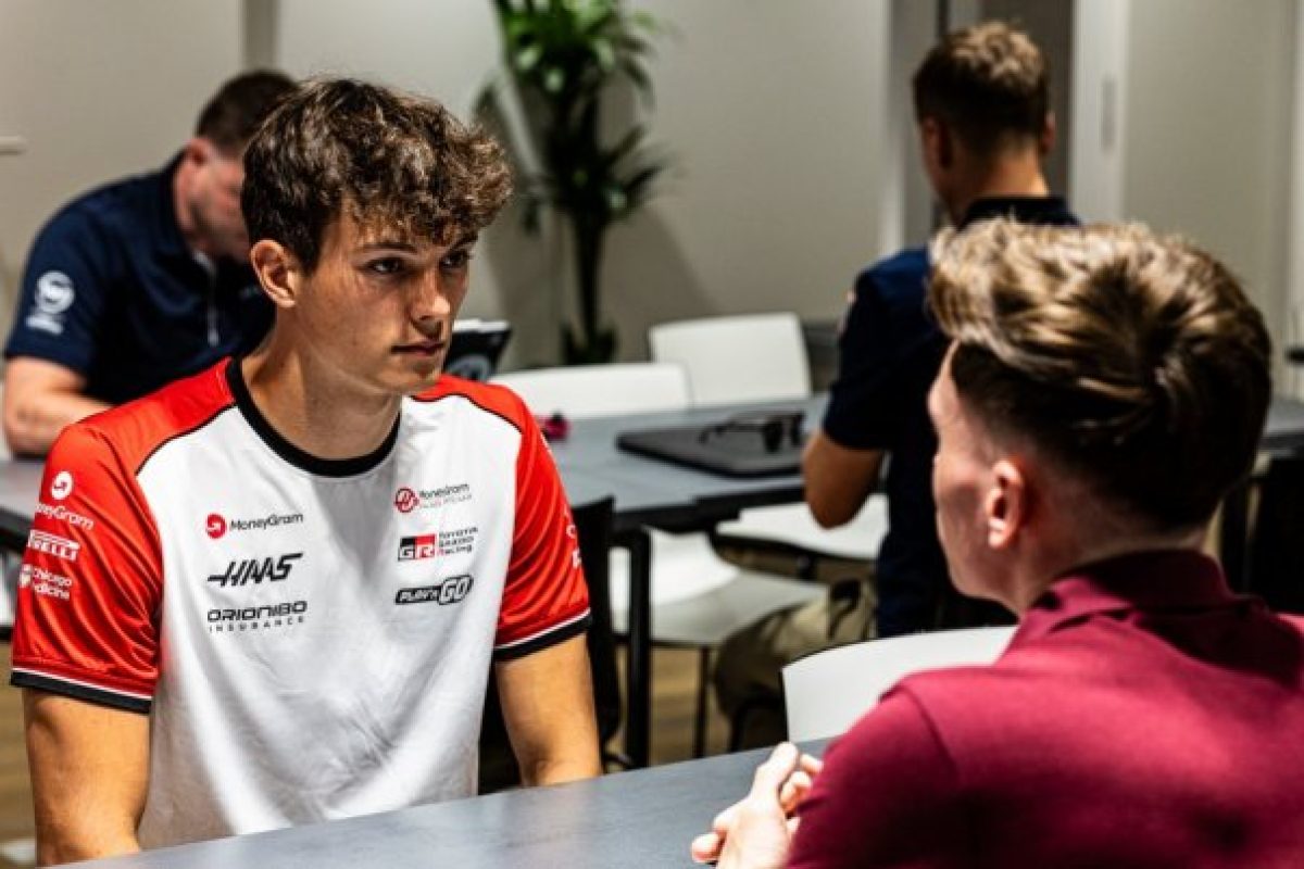 Exkluzív interjú Bearmannel: Felfedjük a Formula 1 Haas-Ferrari különbségeit, és beszélünk Oconról és Komatsuról