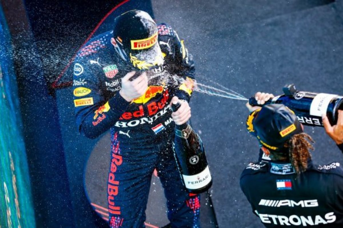 A médiafigyelem kincset ér: a Mercedes és az 50 ezer eurós bírság hatásos története