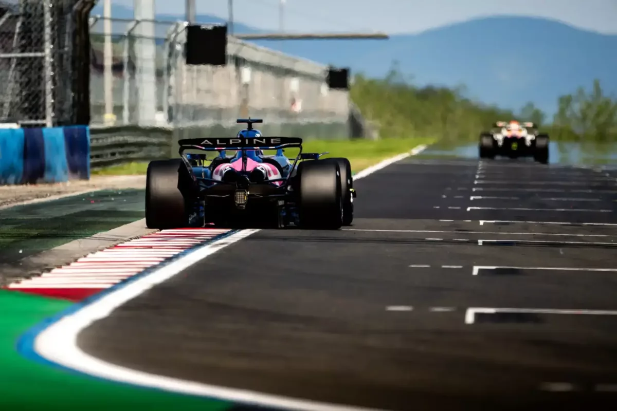 Hungaroringi F1-es teszten történt súlyos baleset: a pilóta szerencsésen túlélte