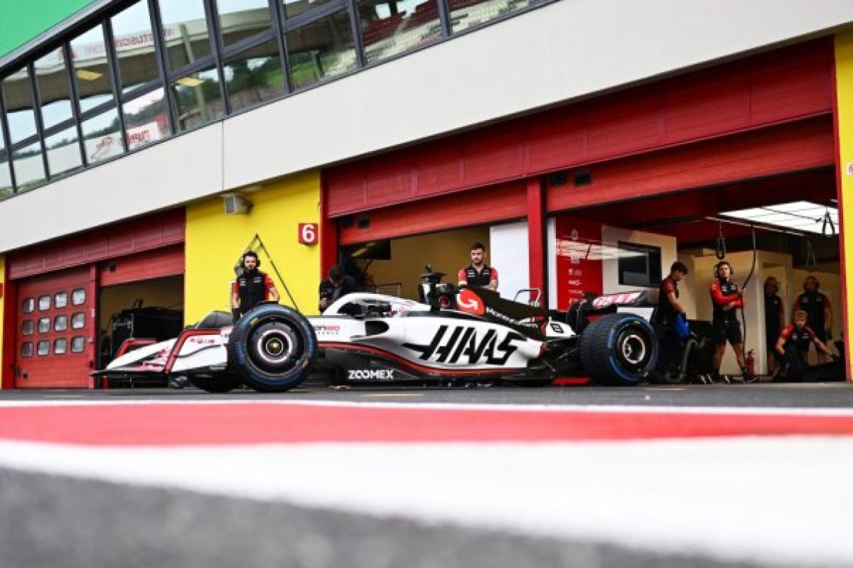 „F1-Hírek: Grosjean Haasnál, Roscoe a kórházban”