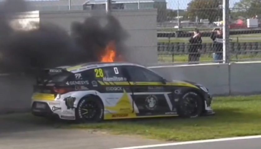 Hatalmas fordulat a BTCC-ben: Kigyulladt Hamilton öccsének autója, veszélybe kerül a szezonja