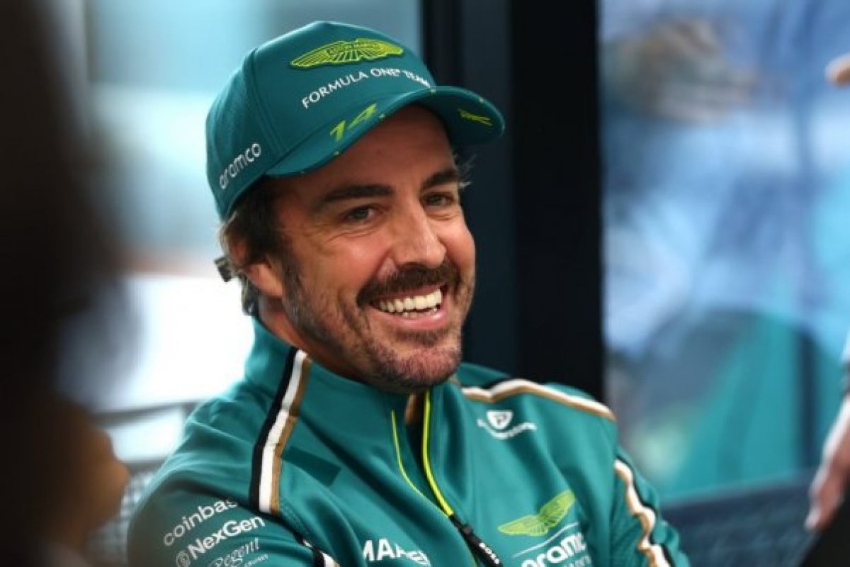 Az F1-es pilóták kitartanak hosszabb futamokért