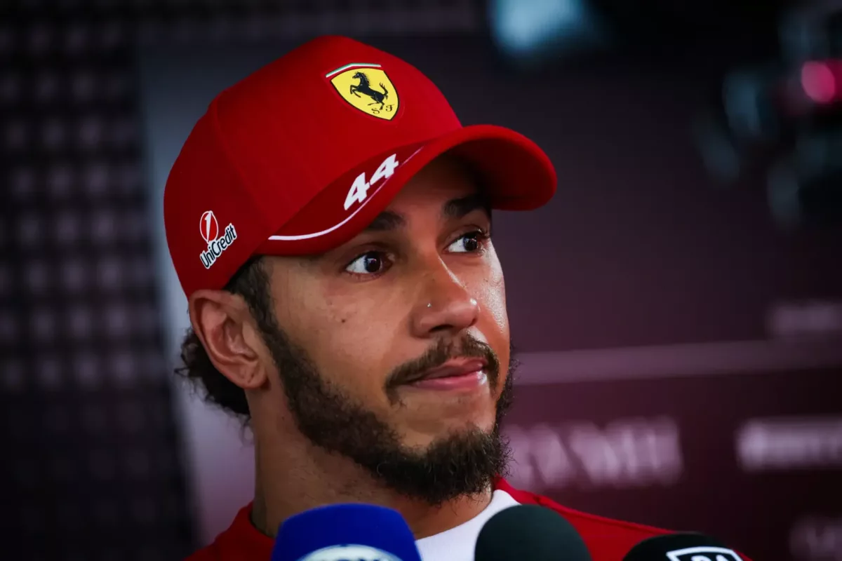 A Ferrari autója: Hamilton és Sainz csere hatása