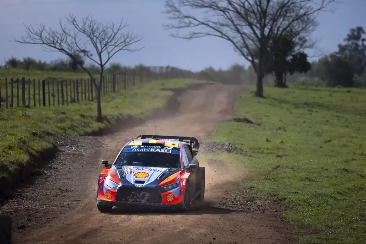 A Neuville navigátorának meglepetése: Feszült harc a WRC-vbért a szezon utolsó futamaiban