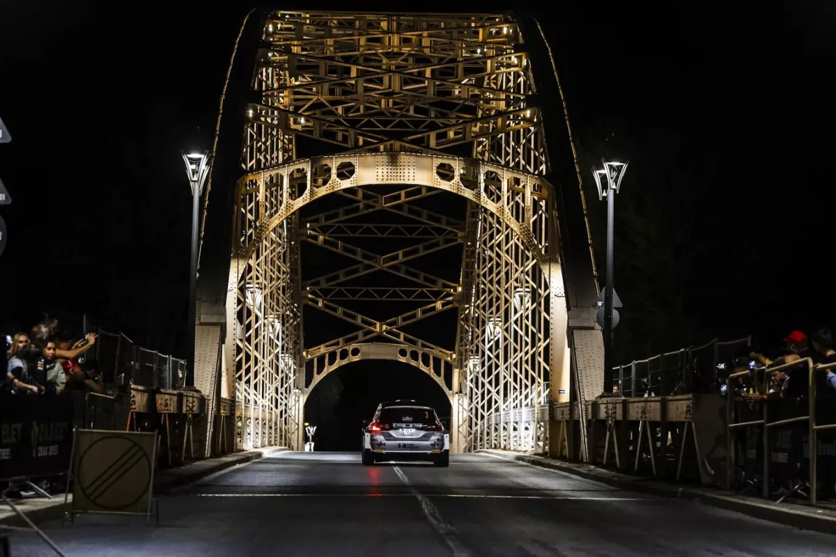 Súlyos baleset a Győr Rally második szakaszán: személyi sérültek is vannak