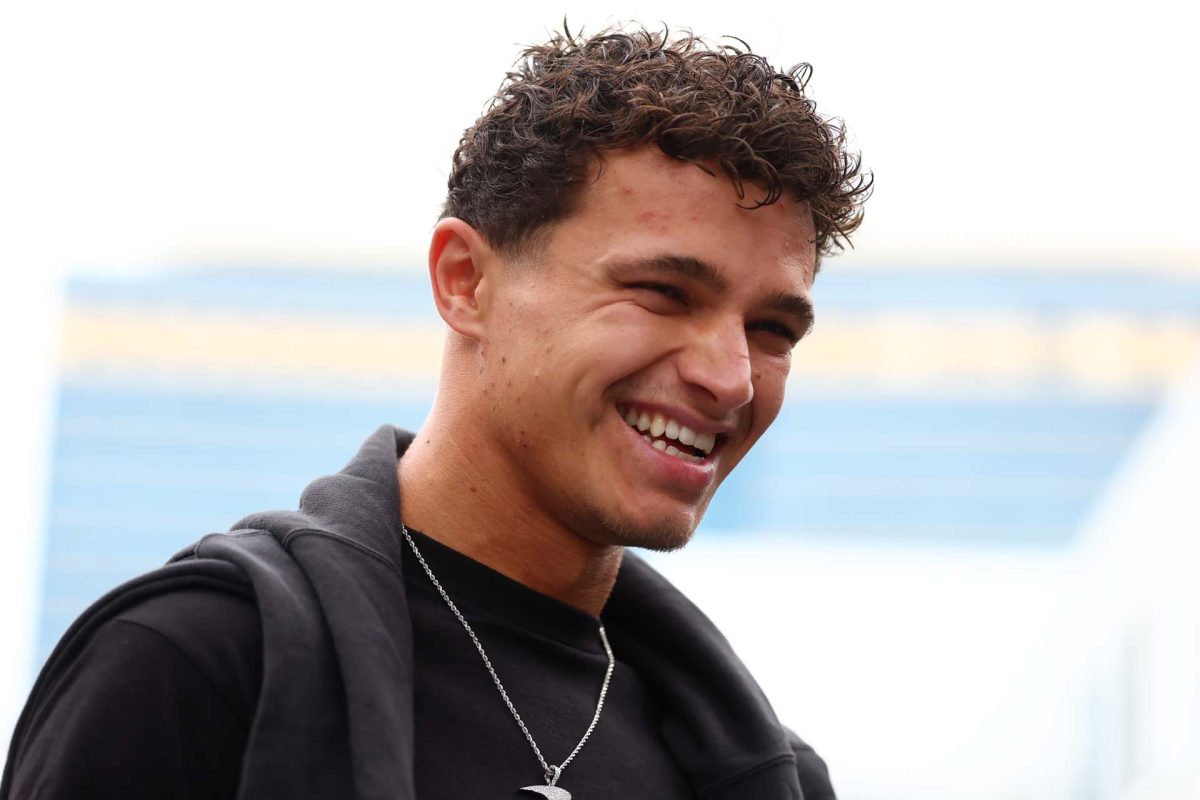 Norris meglepődéssel reagált az „ilyen világban élünk” cím kifejlesztésekomoly gratulációkat kapott.