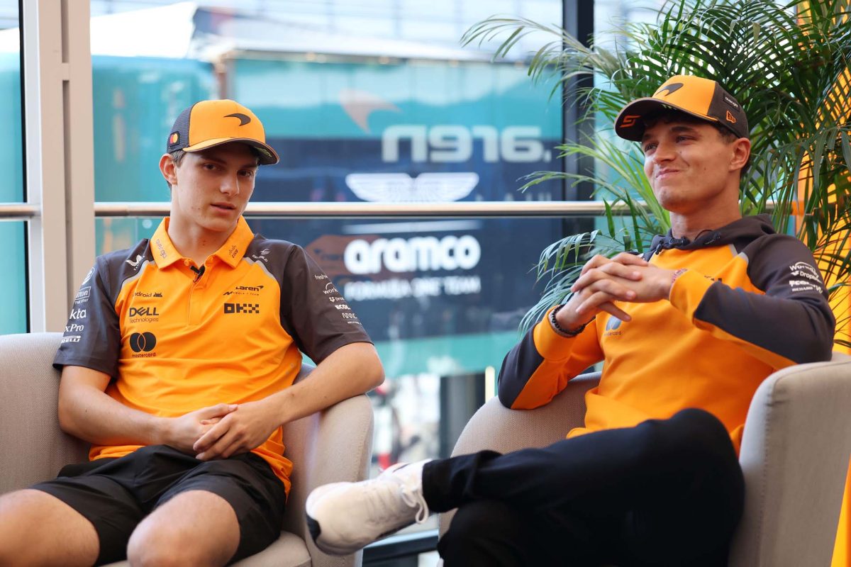 A McLaren pilótái még nem léptek túl a határokon – ez a csapat szerencséje