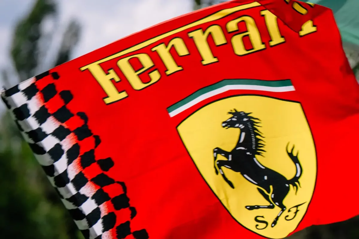 A Ferrari veszélyben – Két kulcsember távozása fenyeget