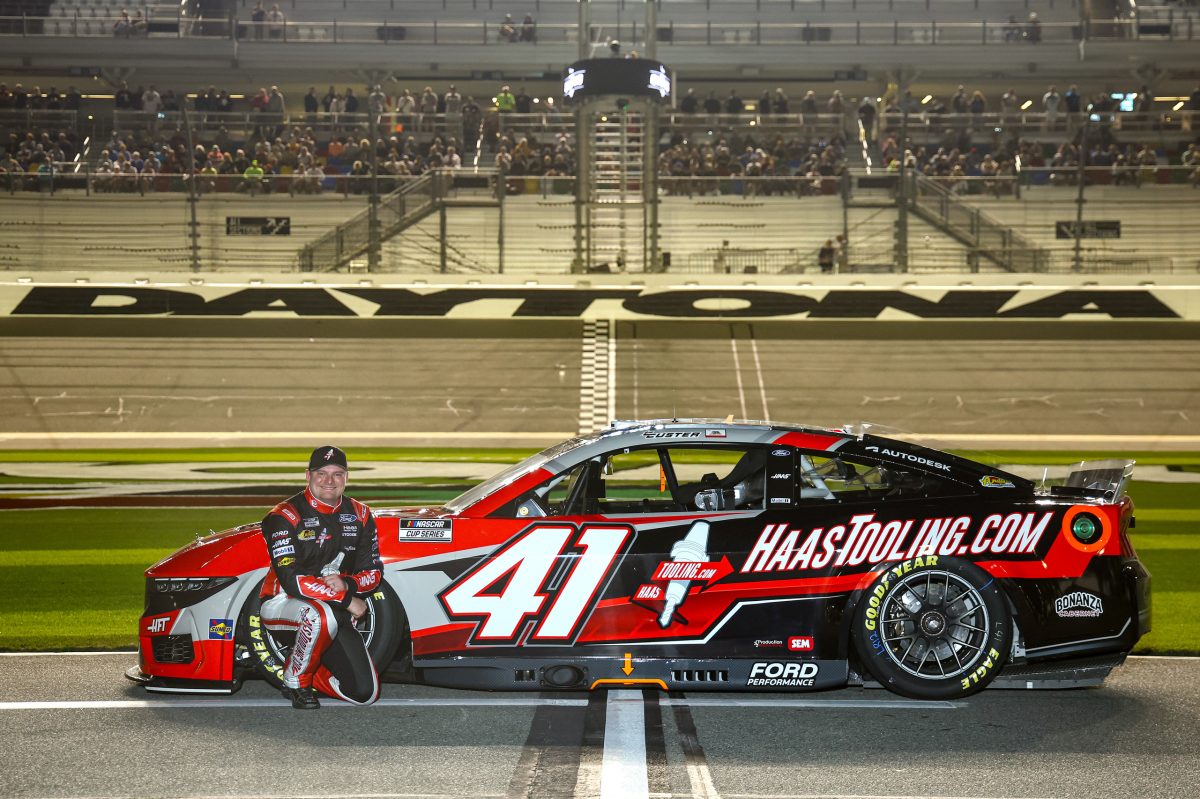 Gyártópartnert vált a Haas és bejelentették a jövő évi pilótafelállást –