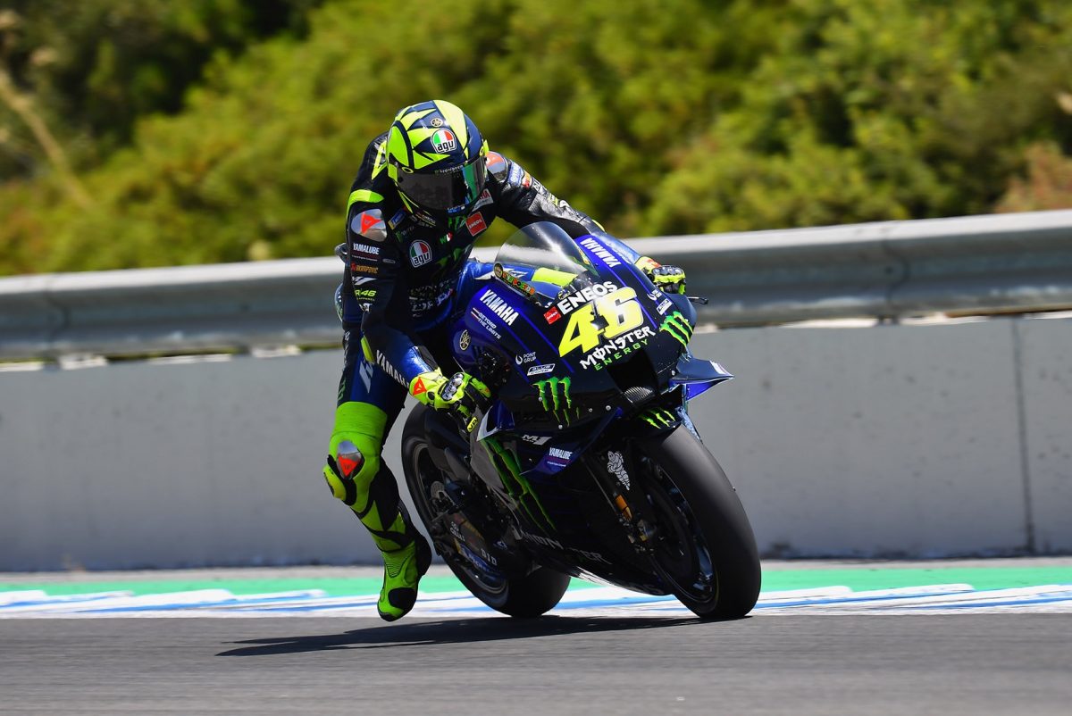 Az ikonikus Rossi: Vezetési stílus és trendmegteremtés a MotoGP-ben
